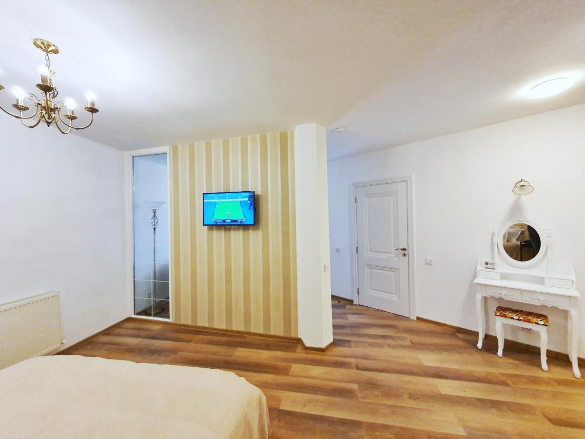 Tourist B&C Hotell Curtea de Argeş Exteriör bild