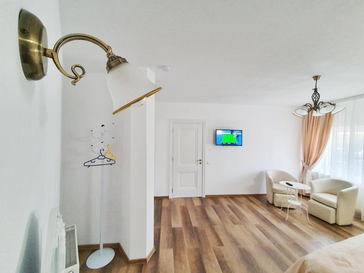 Tourist B&C Hotell Curtea de Argeş Exteriör bild