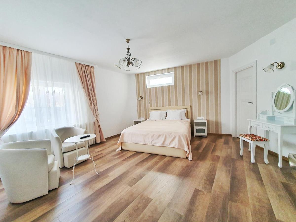 Tourist B&C Hotell Curtea de Argeş Exteriör bild
