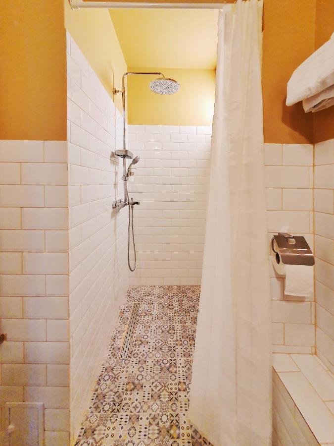 Tourist B&C Hotell Curtea de Argeş Exteriör bild